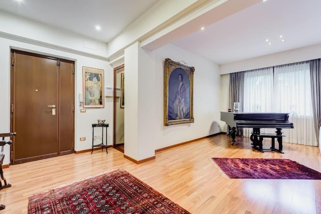 Exclusive In Eur Appartamento *